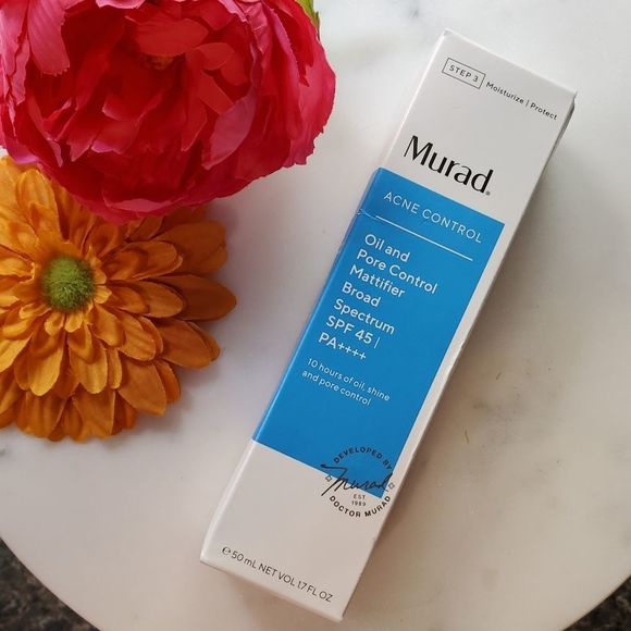 MURADÂ Pore Control Mattifier and SPF 45 - Picture 7 of 11